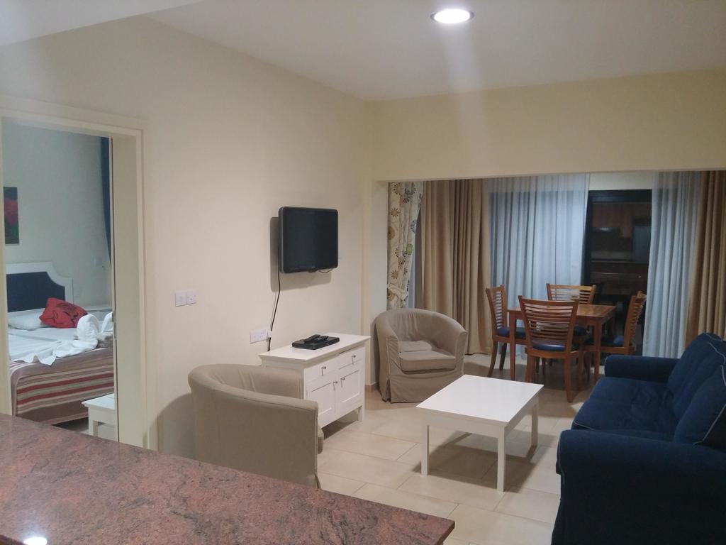 Royal Blue Hotel & Spa Geroskipou Esterno foto
